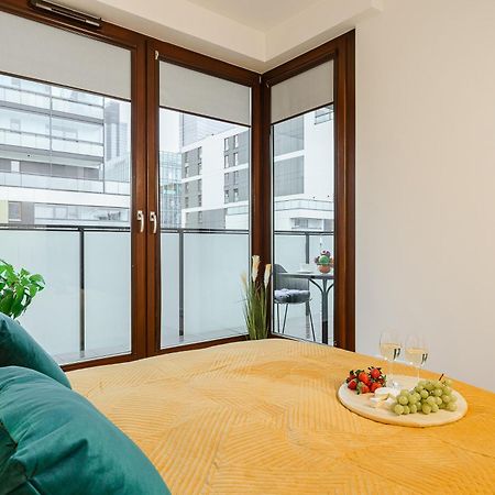 Cozy Family Apartments With Balcony Near Zlote Tarasy Varsovia Exterior foto