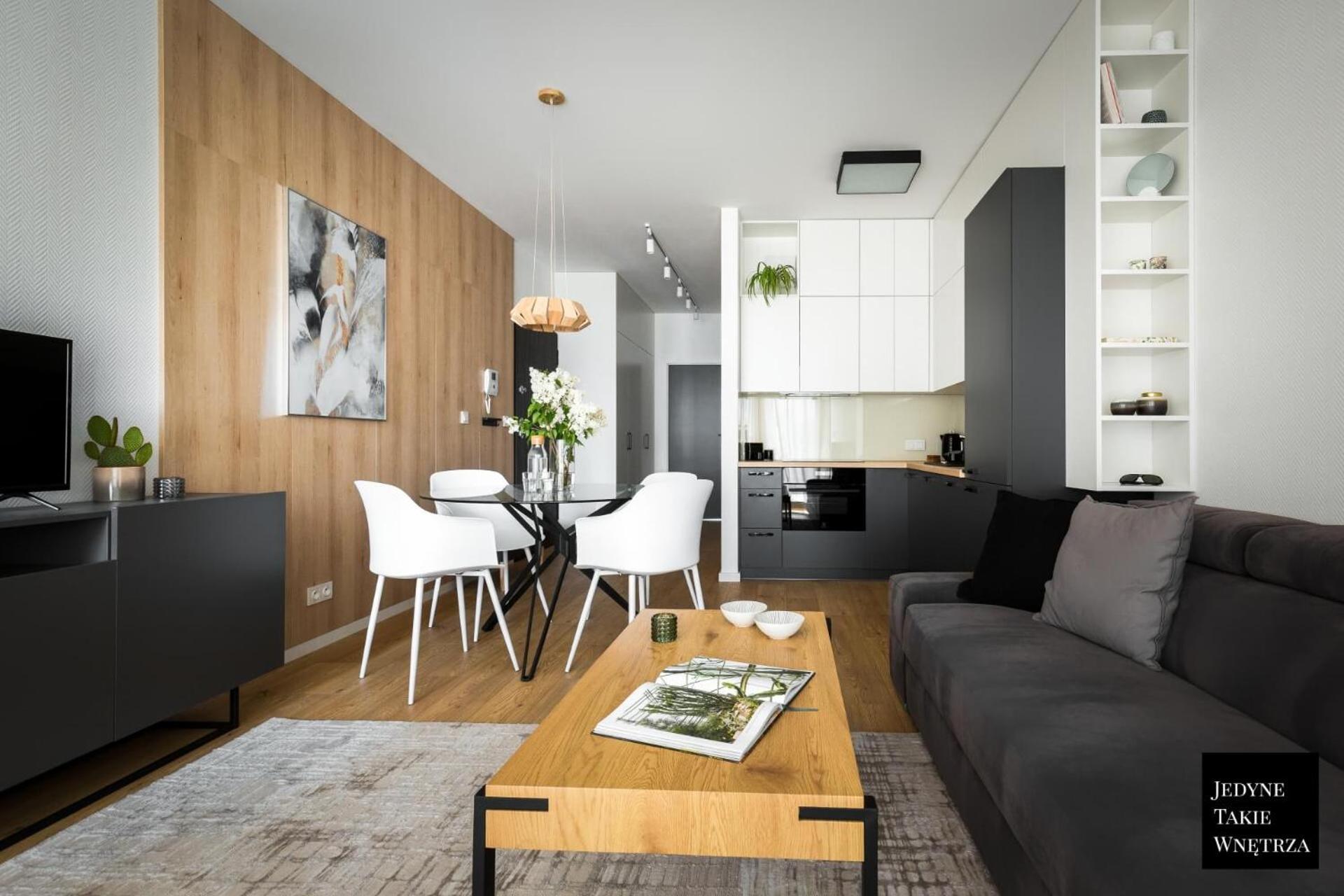 Cozy Family Apartments With Balcony Near Zlote Tarasy Varsovia Exterior foto