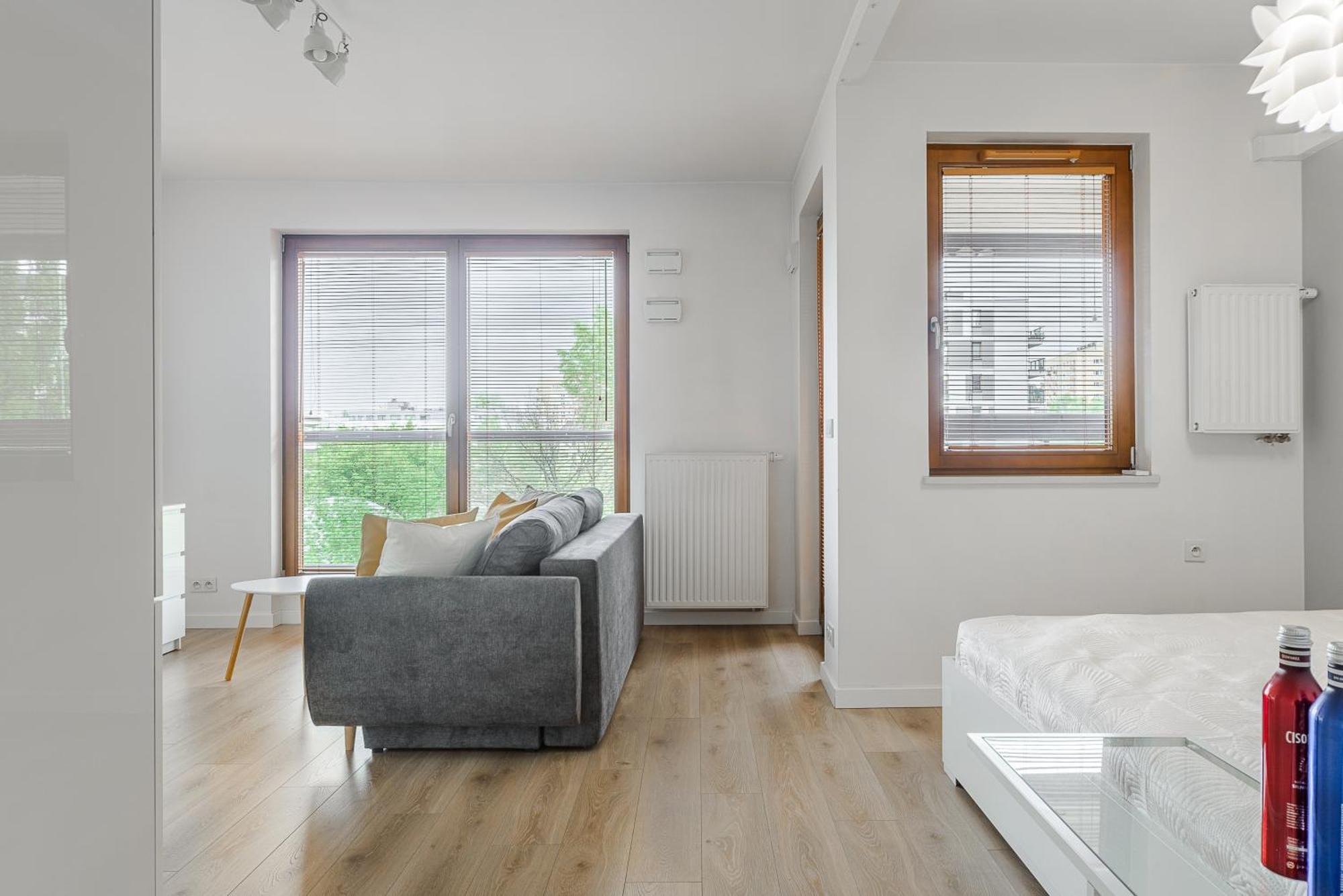 Cozy Family Apartments With Balcony Near Zlote Tarasy Varsovia Exterior foto