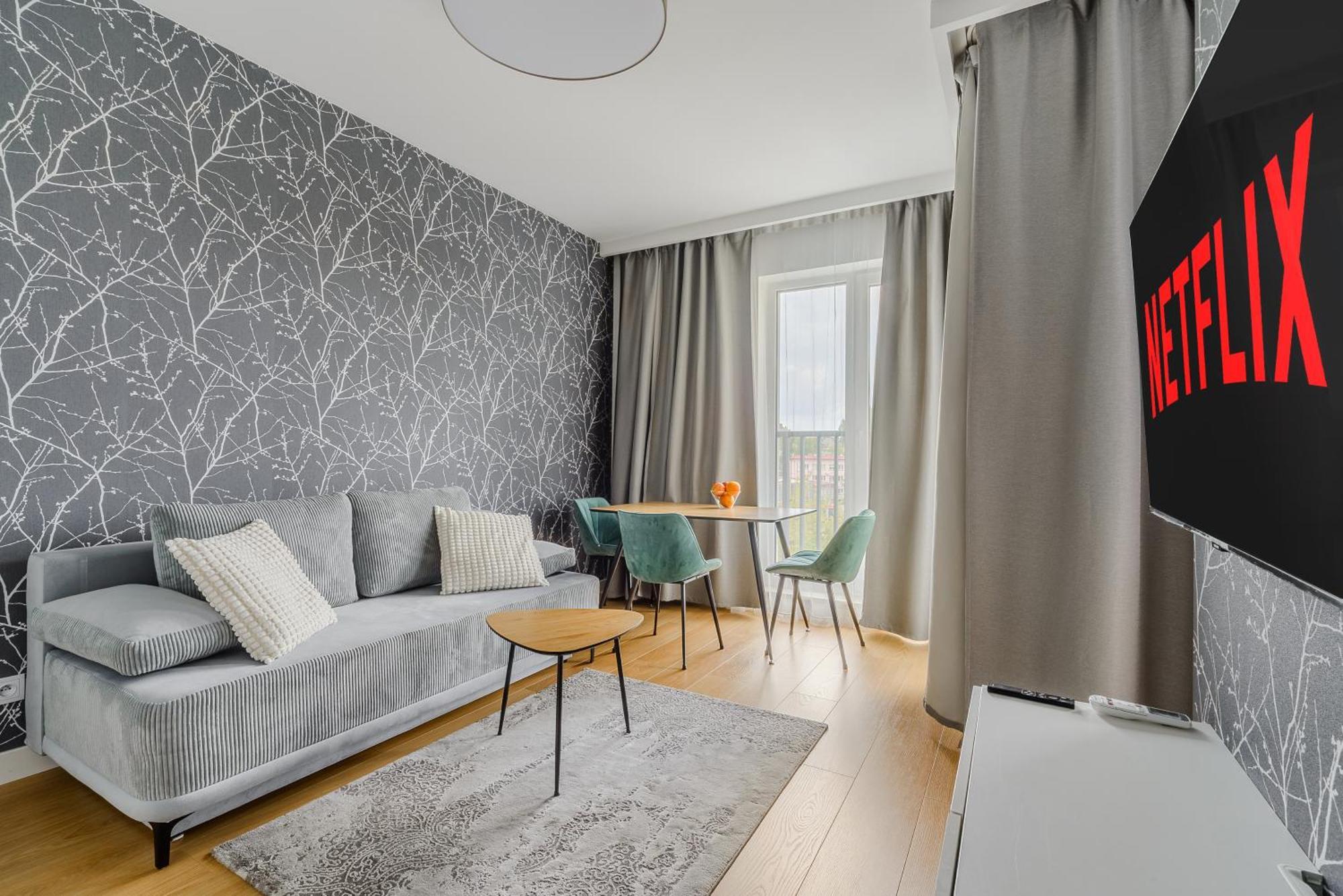Cozy Family Apartments With Balcony Near Zlote Tarasy Varsovia Exterior foto