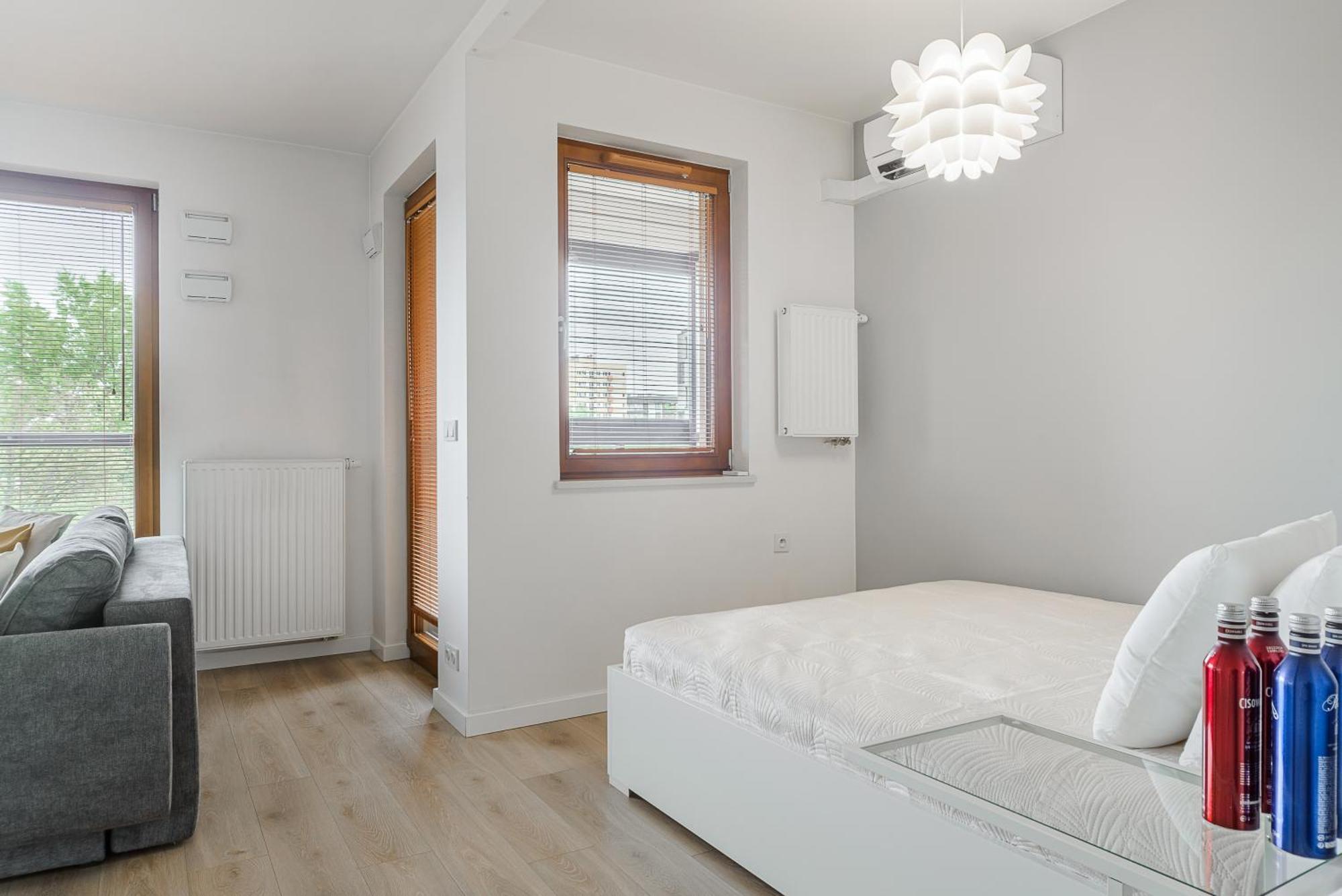 Cozy Family Apartments With Balcony Near Zlote Tarasy Varsovia Exterior foto