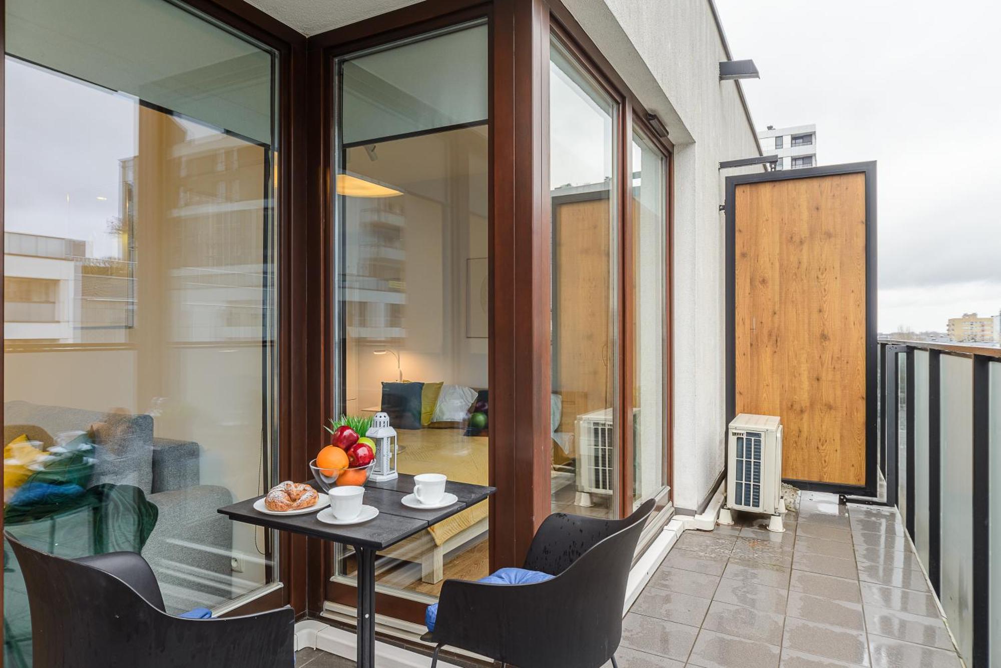 Cozy Family Apartments With Balcony Near Zlote Tarasy Varsovia Habitación foto