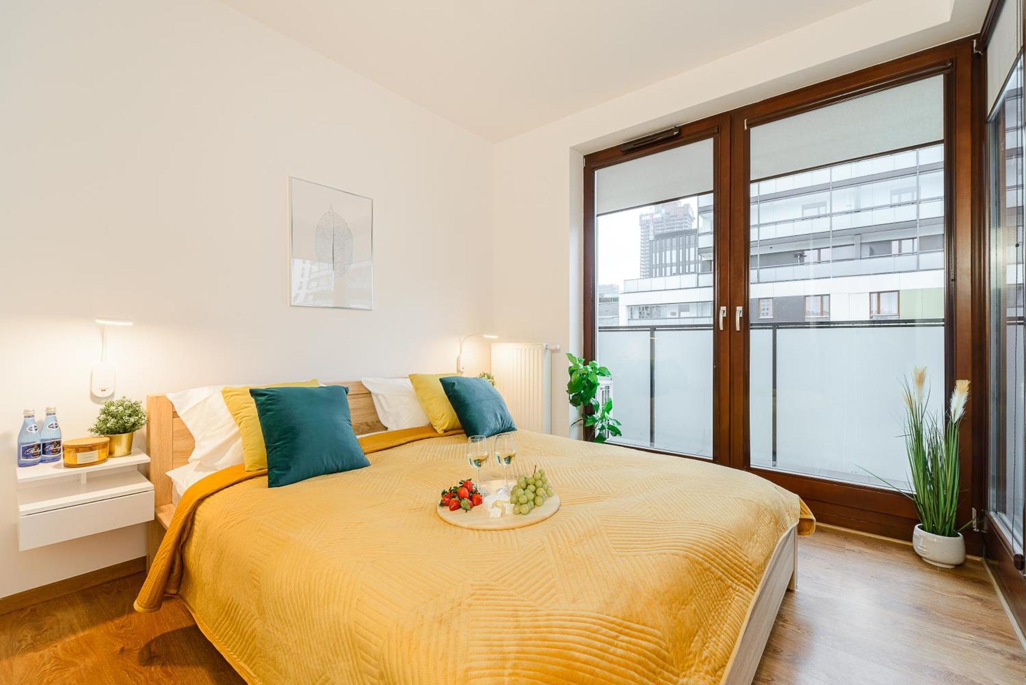Cozy Family Apartments With Balcony Near Zlote Tarasy Varsovia Habitación foto