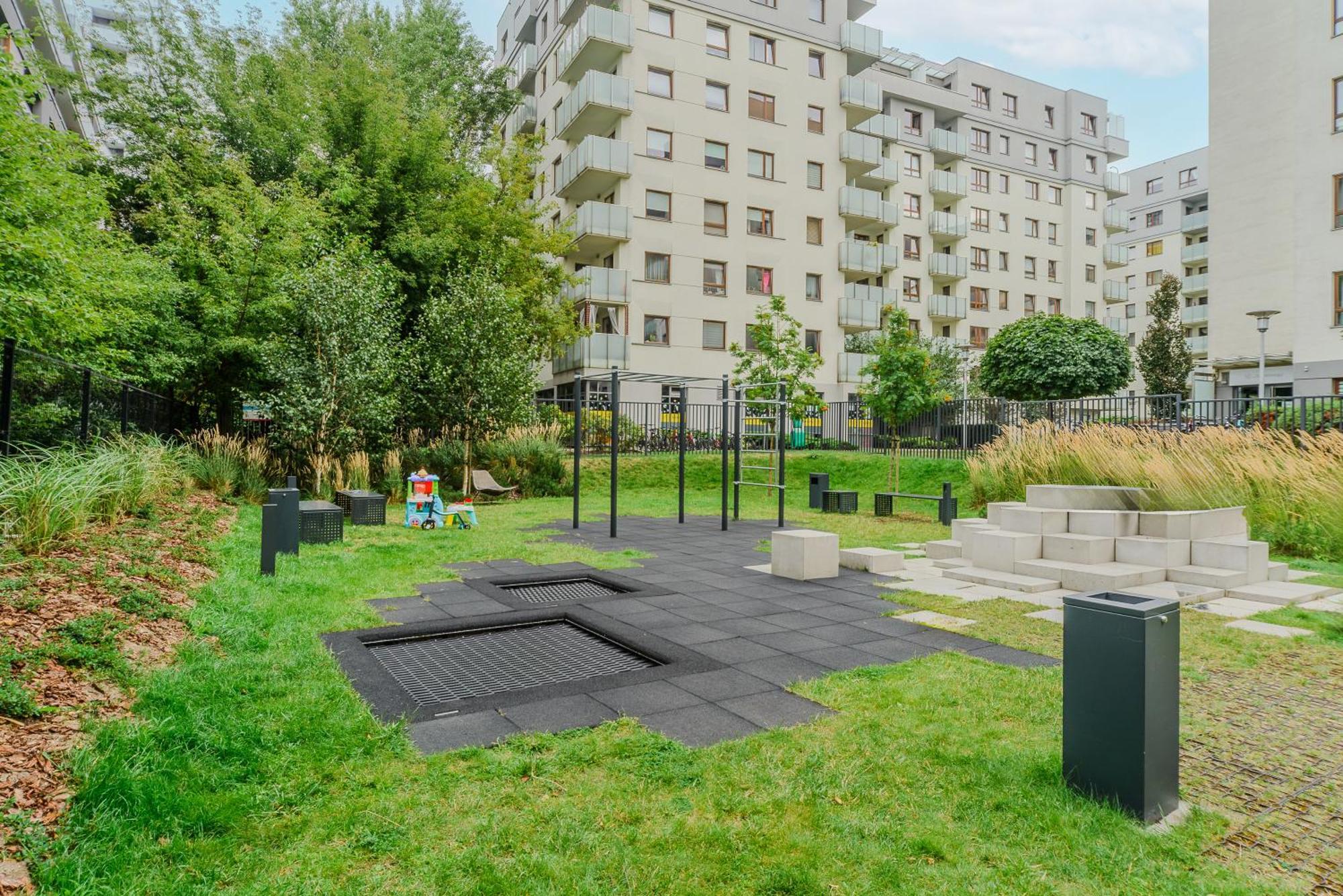 Cozy Family Apartments With Balcony Near Zlote Tarasy Varsovia Habitación foto