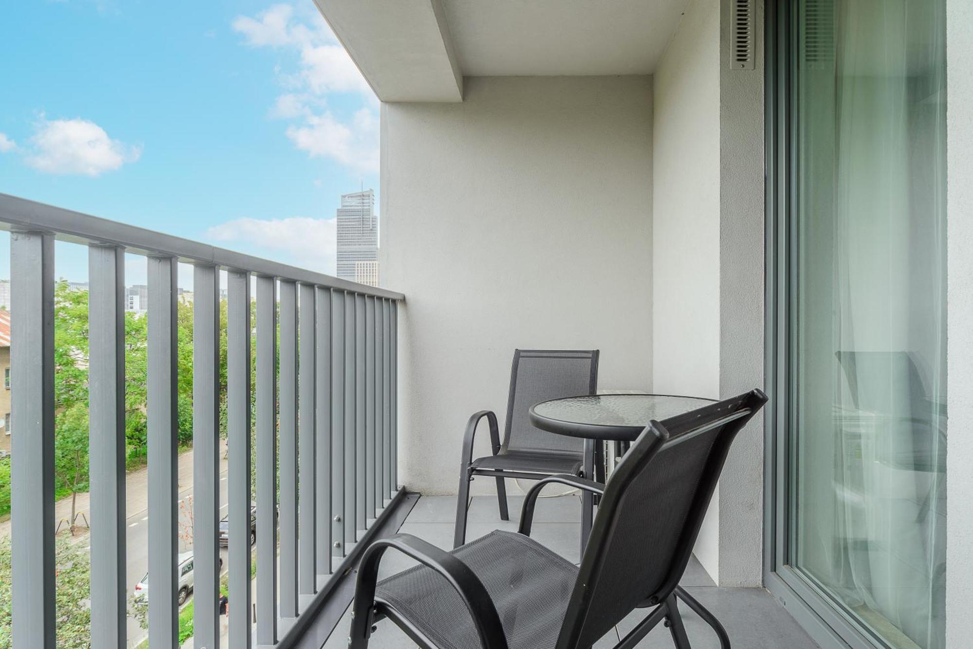 Cozy Family Apartments With Balcony Near Zlote Tarasy Varsovia Habitación foto